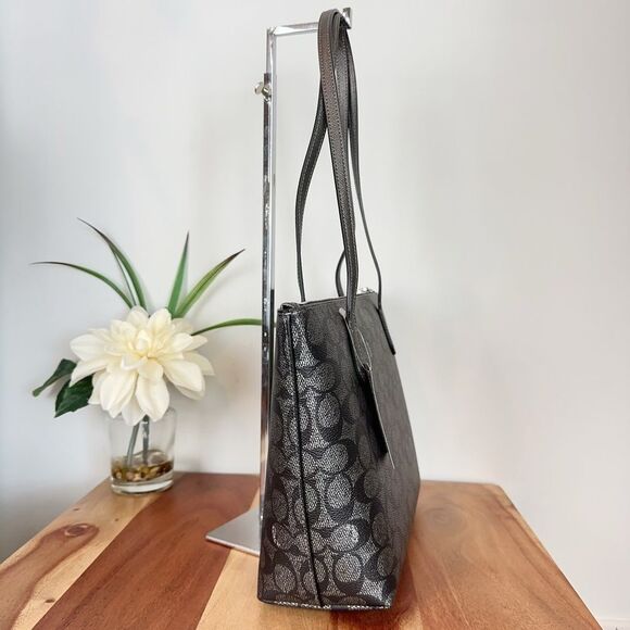 NWT Coach Fiona Zip Tote‎ Bag In Signature Canvas - Picture 3 of 5